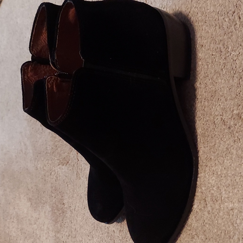 Antonio Millani black booties